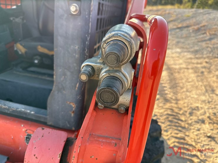2016-kubota-ssv65-image-6