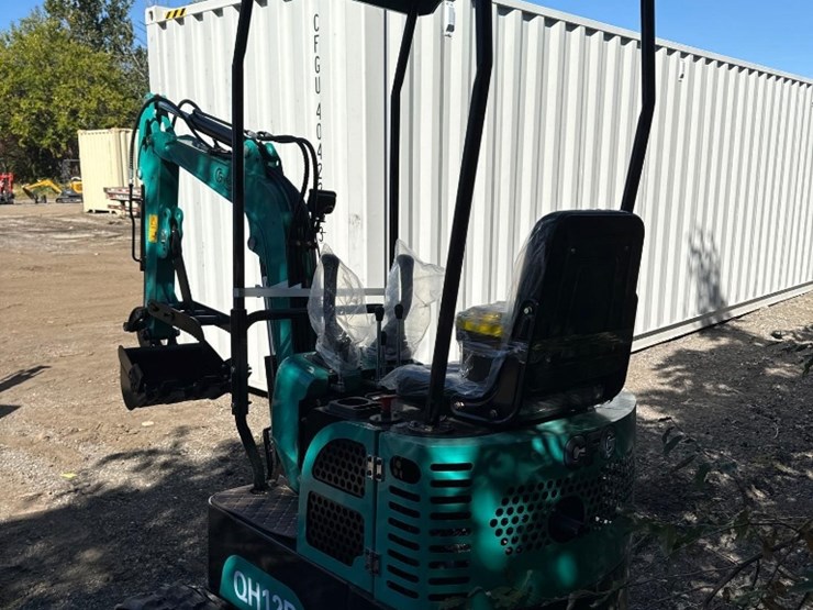 new-cfg-industrial-co-mini-excavator-model-qh12r-image-5
