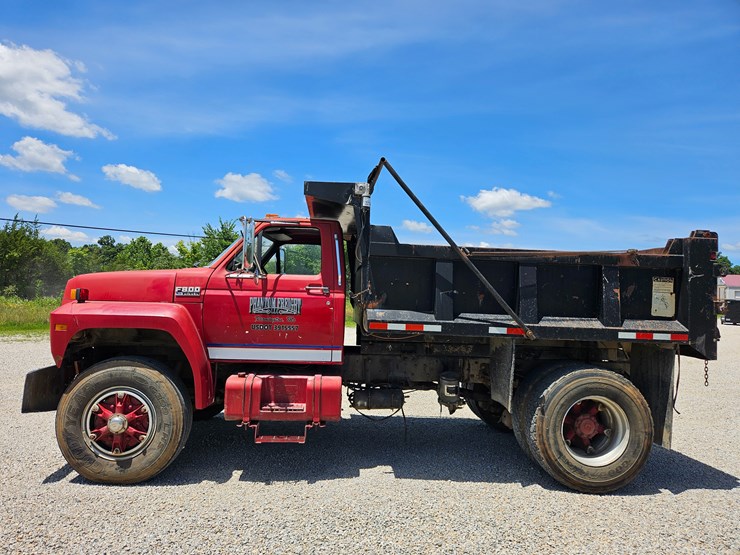 1993-ford-f800-image-6