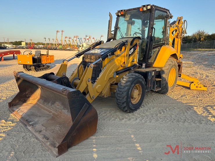 2018-caterpillar-420f2-it-image-6