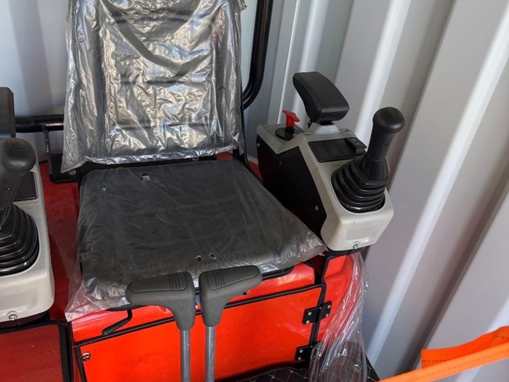 new-tpm-industrial-co-mini-excavator-model-tpm-16-image-4