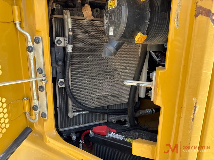 2019-caterpillar-310-image-6