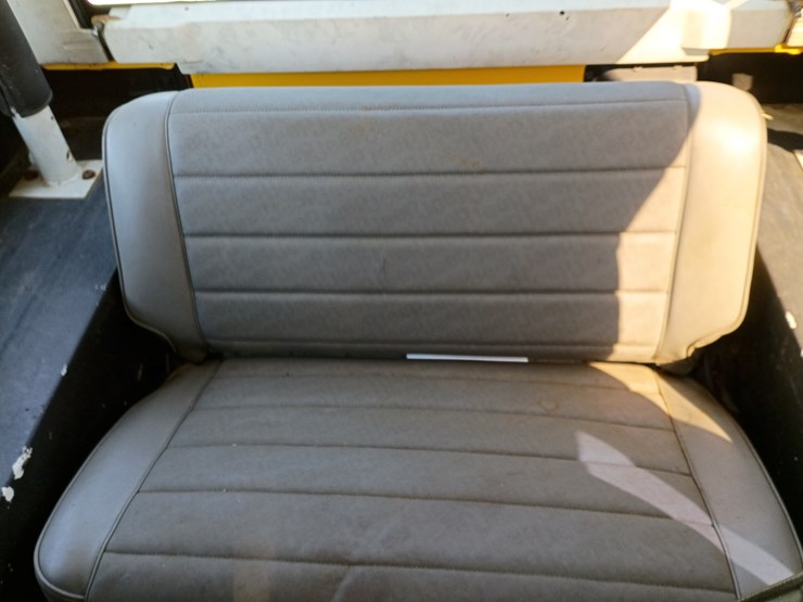 1995-jeep-wrangler-image-49