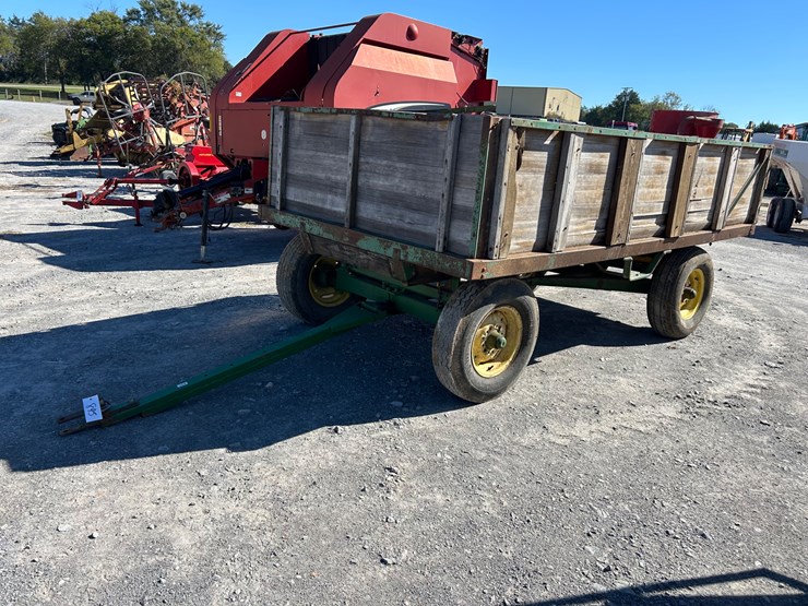 john-deere-12-image-1