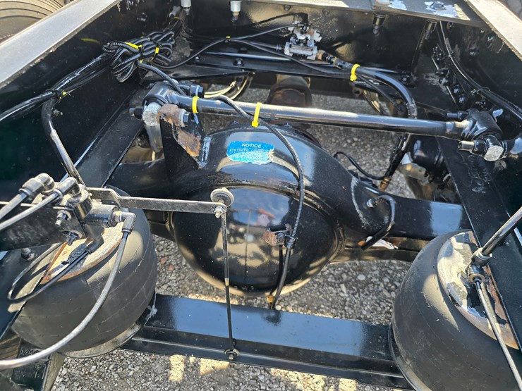 2019-peterbilt-567-image-117