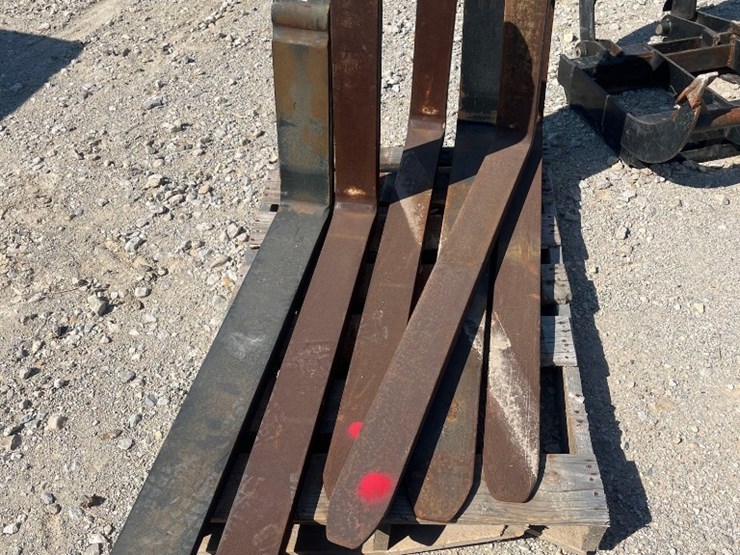 (1)-pair-of-48"-telehandler-forks-image-1