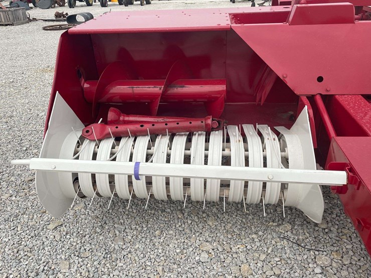 international-baler-image-15