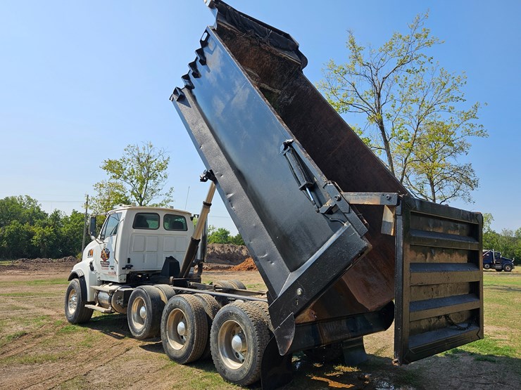 2006-sterling-l9500-image-32