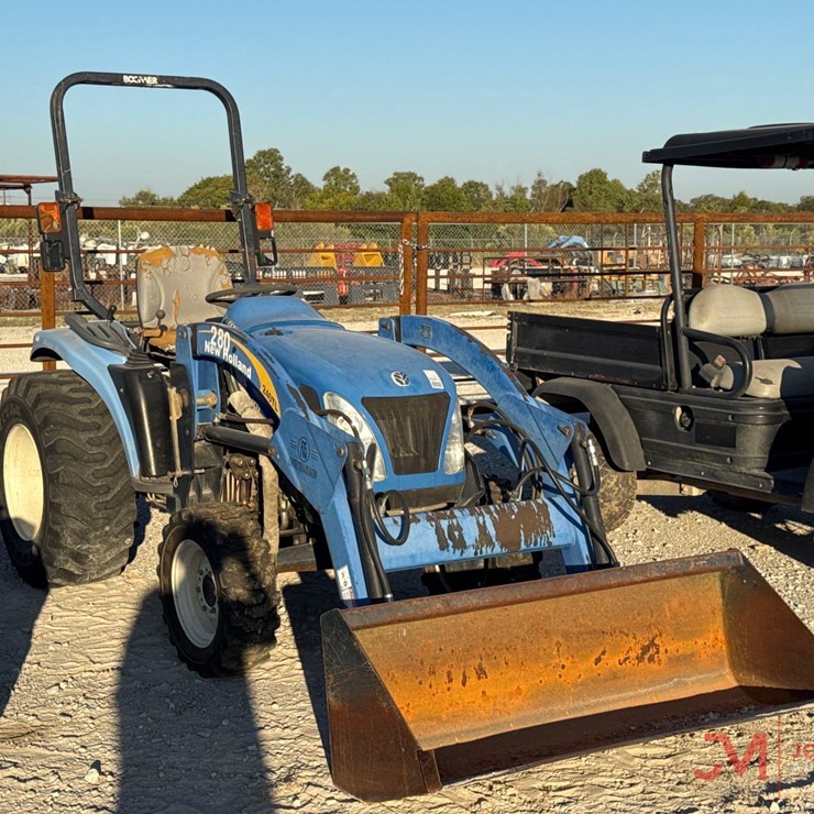 NEW HOLLAND BOOMER 2035