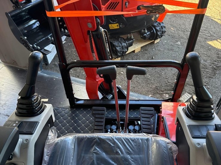 new-tpm-industrial-co-mini-diesel-excavator-model-tpm-20k-image-7