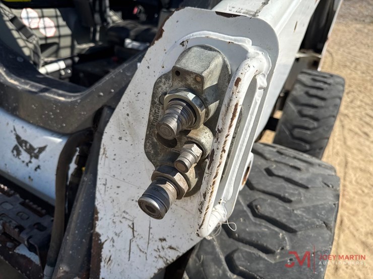 2021-bobcat-s590-image-6