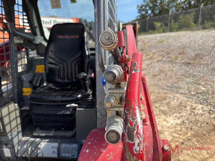 2019-takeuchi-tl8-image-5