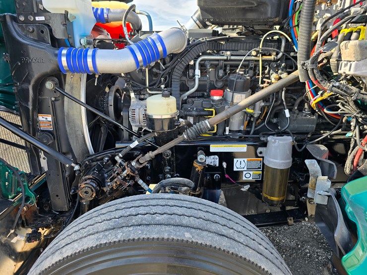 2019-peterbilt-567-image-50