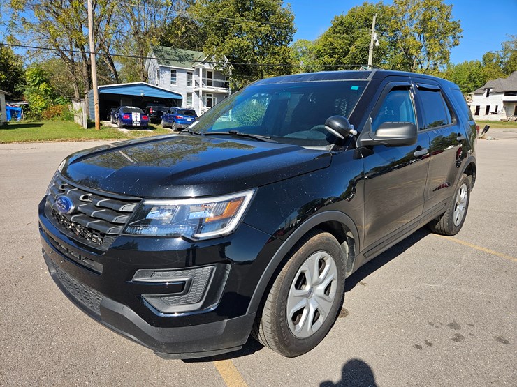 2017-ford-explorer-image-2