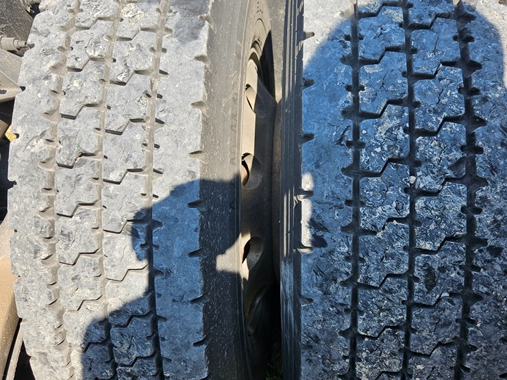 2017-peterbilt-579-image-85