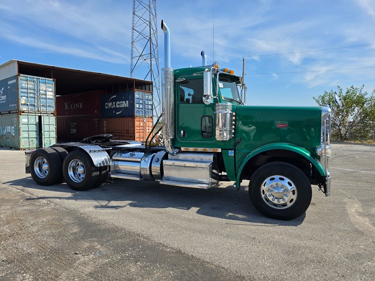 2014-peterbilt-388-image-45
