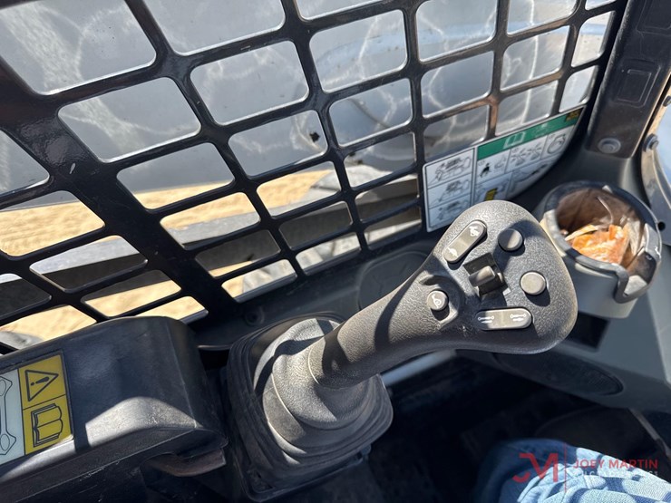 2021-bobcat-s590-image-15
