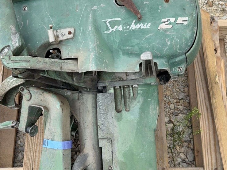 johnson-25-outboard-motor-image-4