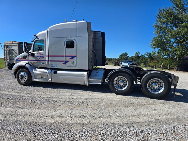 2015-peterbilt-579-image-10