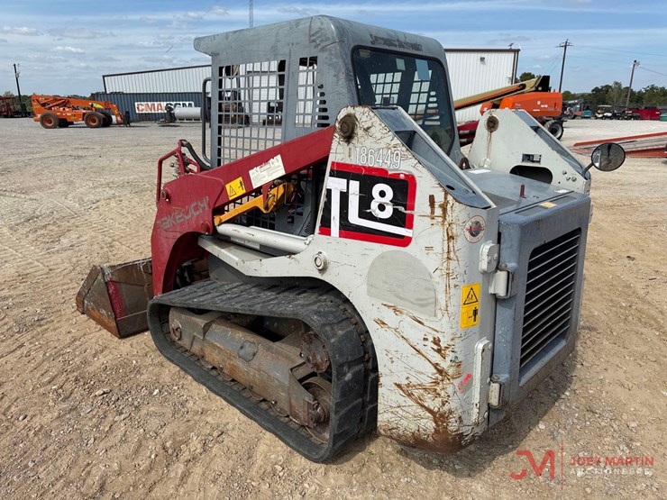 2019-takeuchi-tl8-image-3