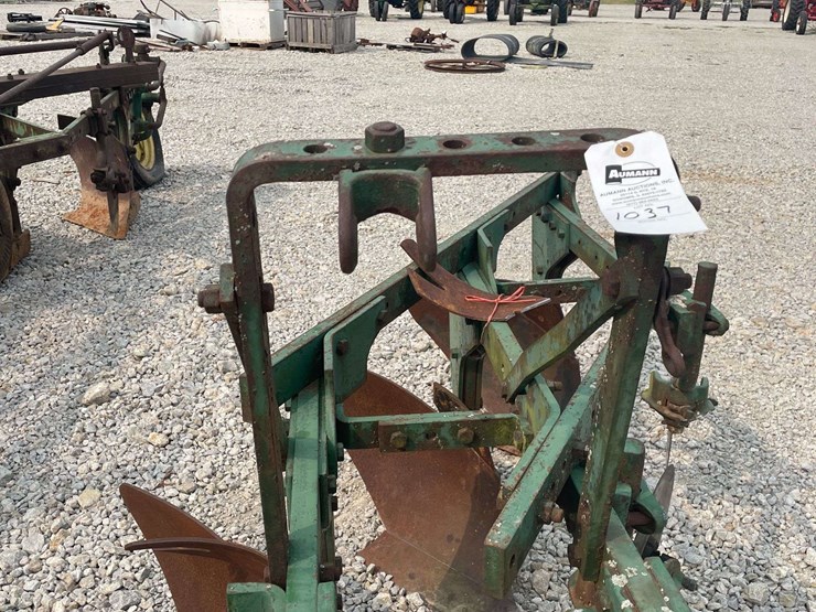 oliver-3-bottom-plow-image-10