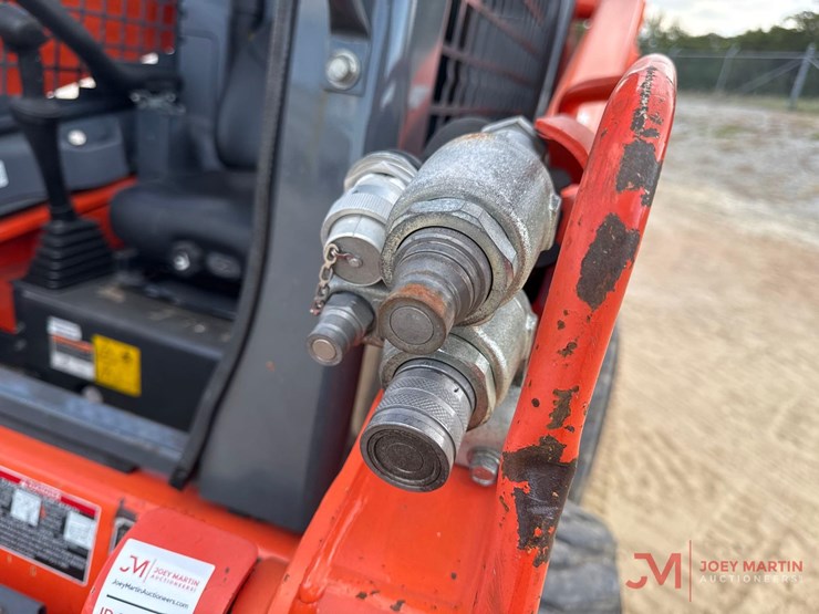 2016-kubota-ssv65-image-4