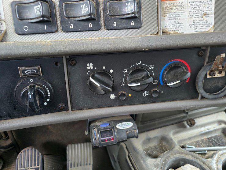 2016-kenworth-t370-image-129