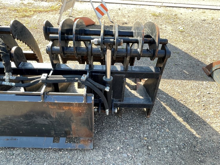 #4304-•-jenkins-86"-skid-steer-mount-heavy-duty-log-grapple-image-9