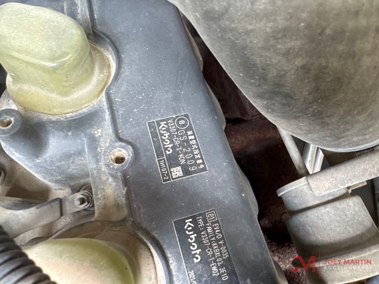 2021-takeuchi-tl8r2-image-12
