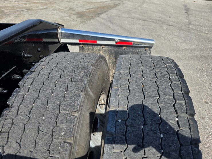 2014-peterbilt-388-image-125