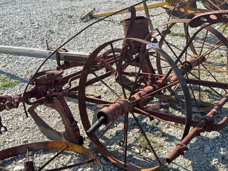 horse-drawn-planter-image-5