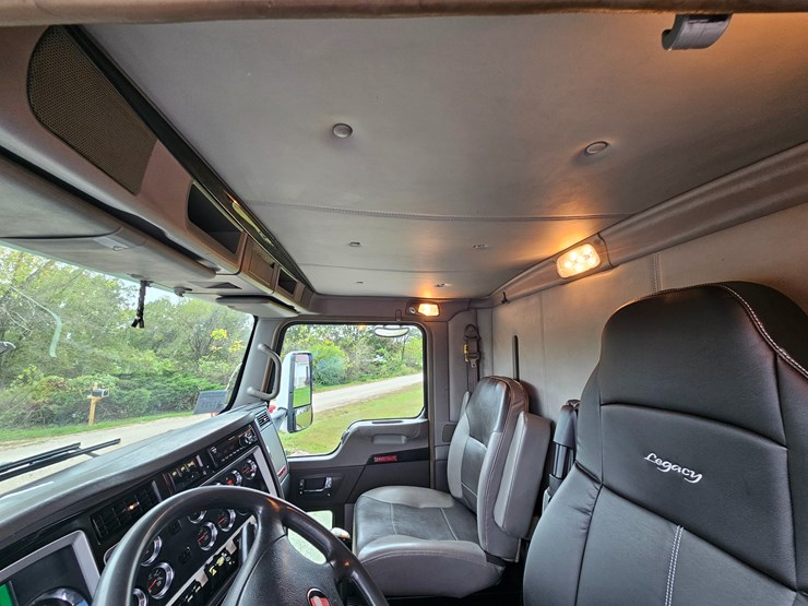 2015-kenworth-t800-image-83