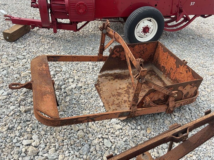 allis-chalmers-coupler-dirt-scoop-image-2