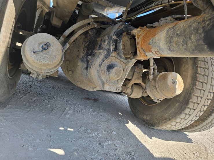 2014-peterbilt-365-image-99