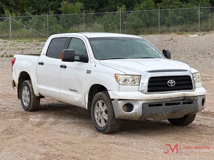 2008-toyota-tundra-image-1