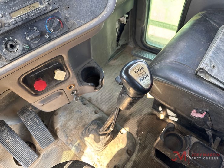 2013-peterbilt-386-image-18