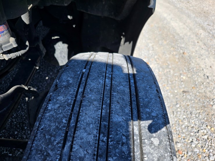 2015-peterbilt-579-image-45