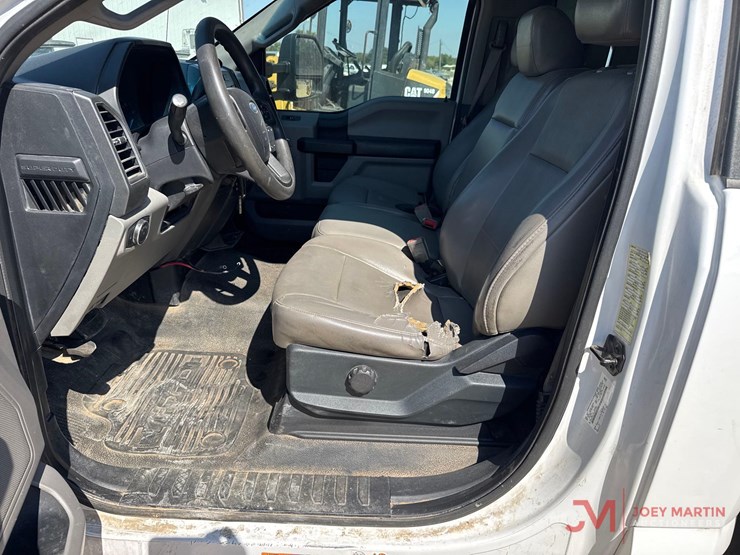 2017-ford-f550-xl-image-36