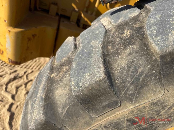caterpillar-th83-image-11