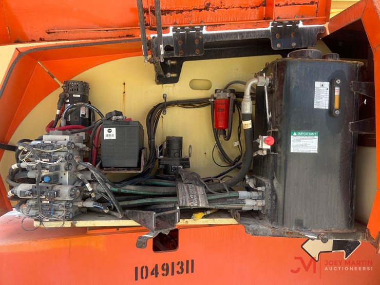 2016-jlg-800aj-image-11