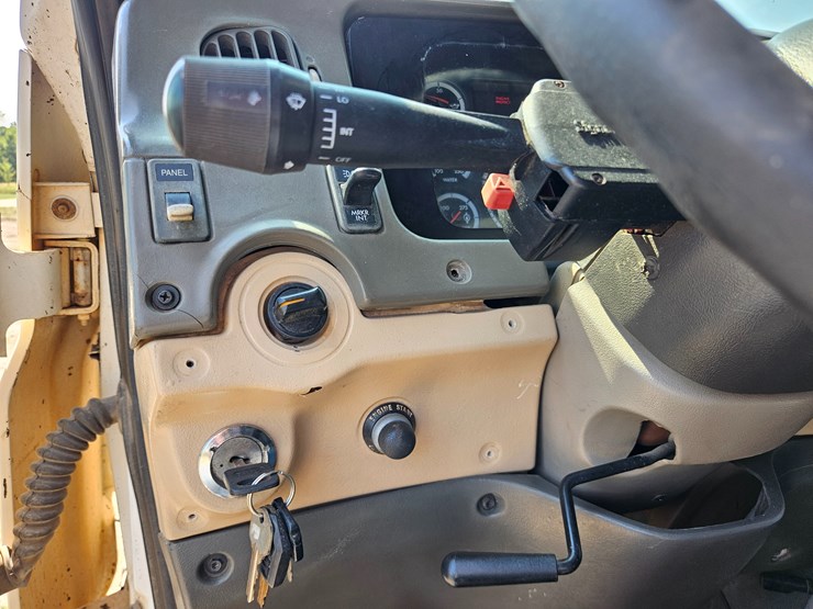 2006-sterling-l9500-image-95