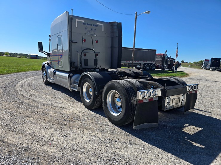 2015-peterbilt-579-image-14