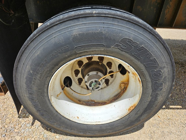 2011-great-dane-flatbed-image-30