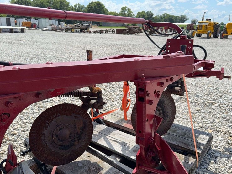 3-bottom-semi-mounted-plow-image-19