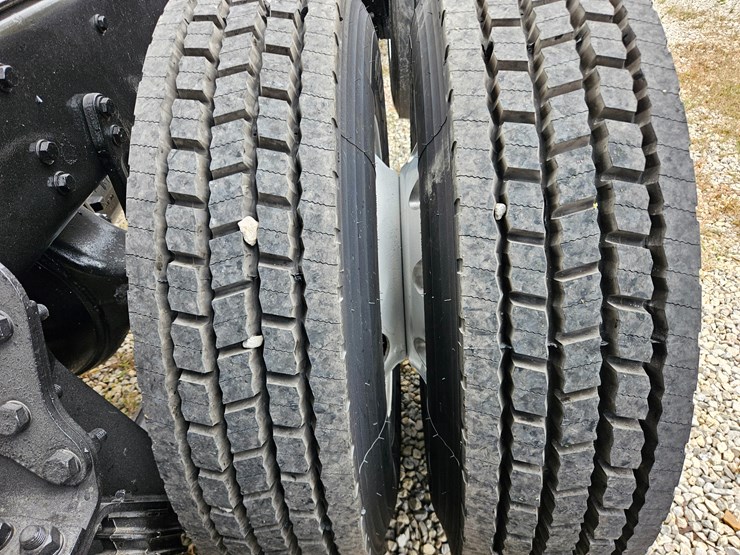 2015-kenworth-t800-image-114