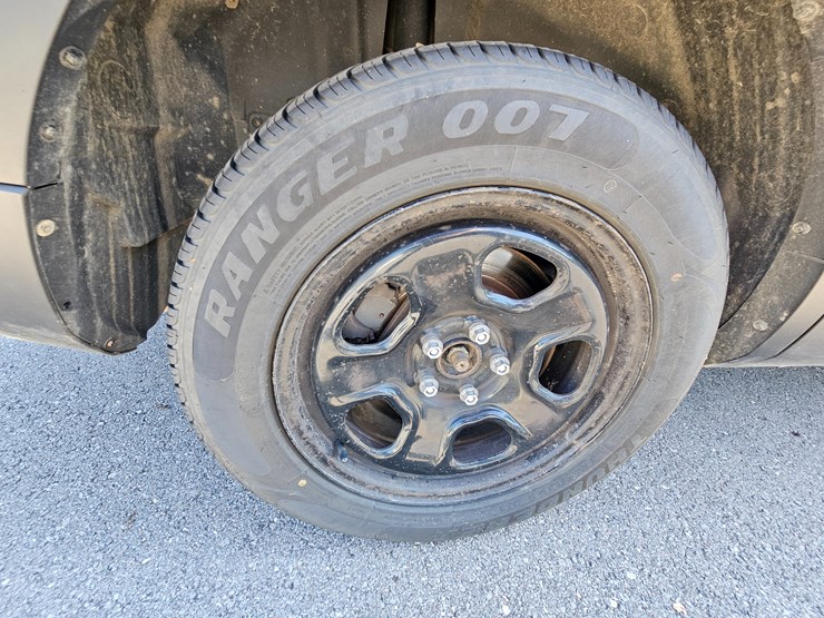 2017-ford-explorer-image-49