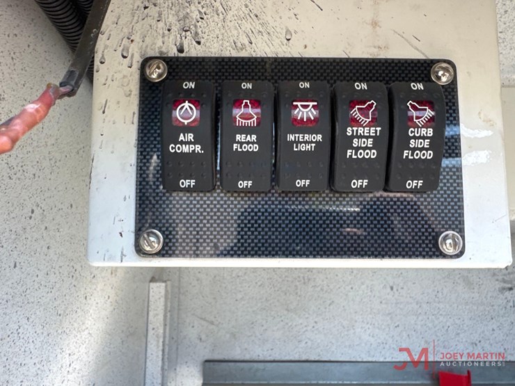 2017-ford-f550-xl-image-14
