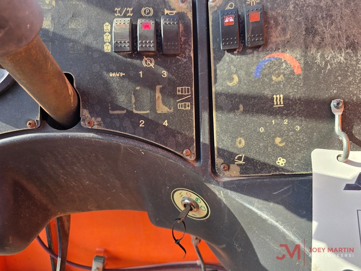 2015-jlg-g6-42a-image-18