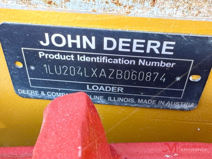 2021-deere-204l-image-23