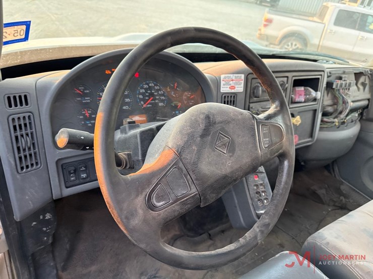 2006-international-durastar-4300-image-25